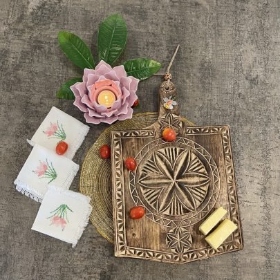 Wooden Carved Platter (Medium, Design 2)