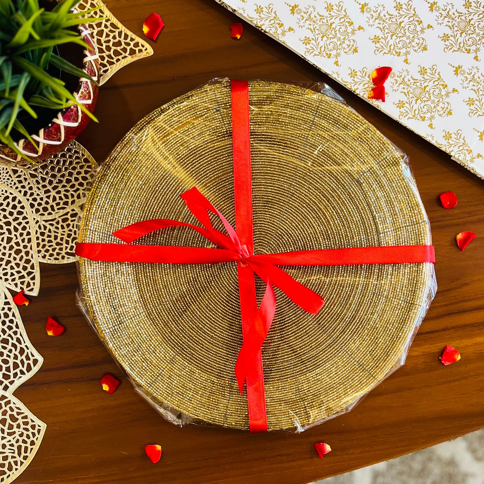 Bead Decorative Table Mat Gift Set (Gold)