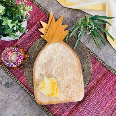 Wooden Pineapple Shaped Platter (Checked Gold)