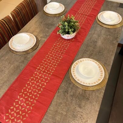 Silk Appliqué Table Runner (Red2)