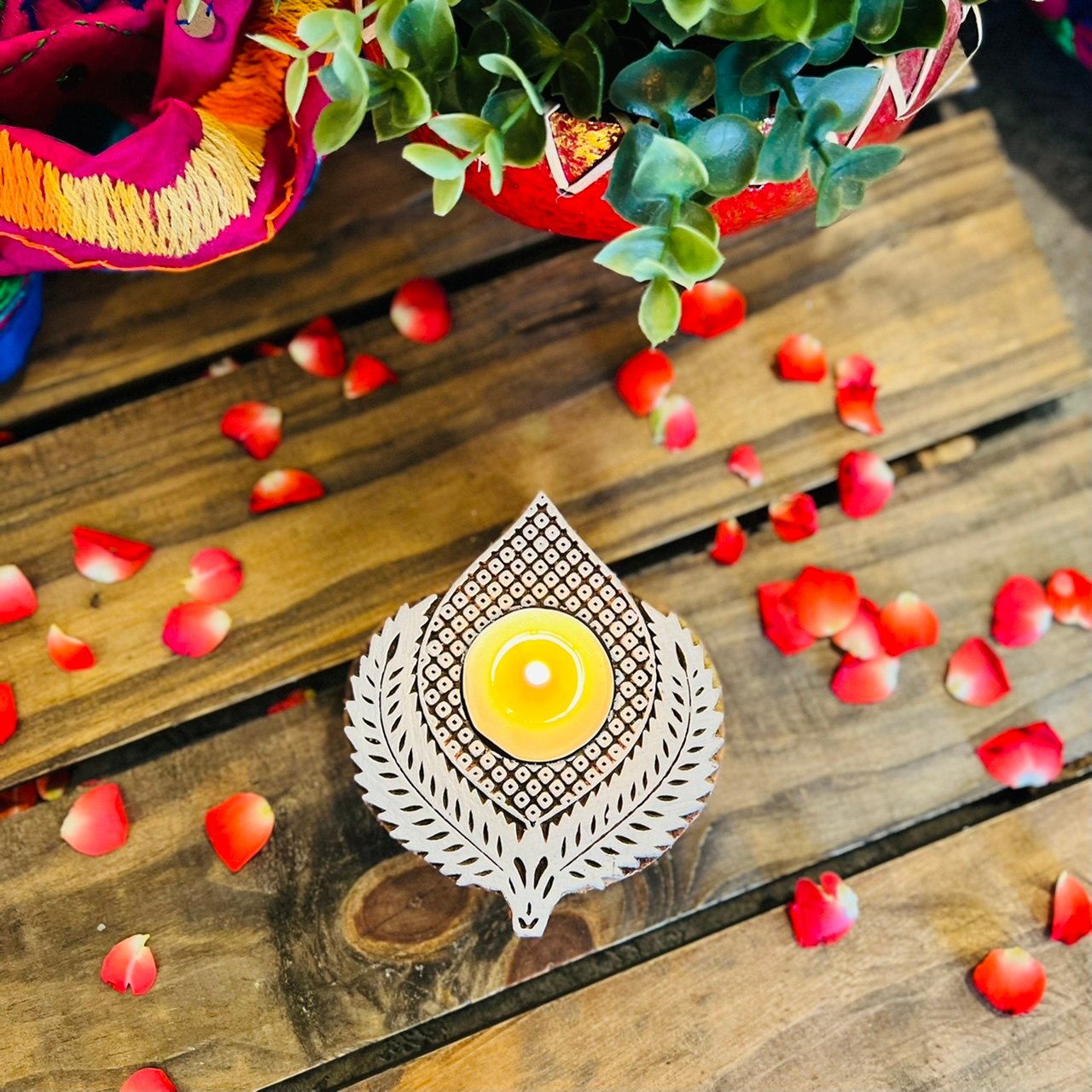 Wooden Block Tealight Holder (Leaf) - Image 2