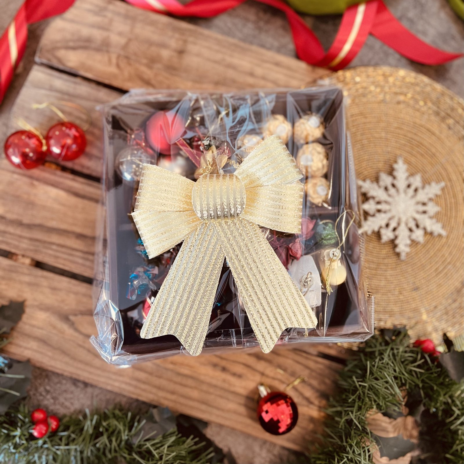 Festive Christmas and New Year Gift Hamper 4 (Medium) - Image 2