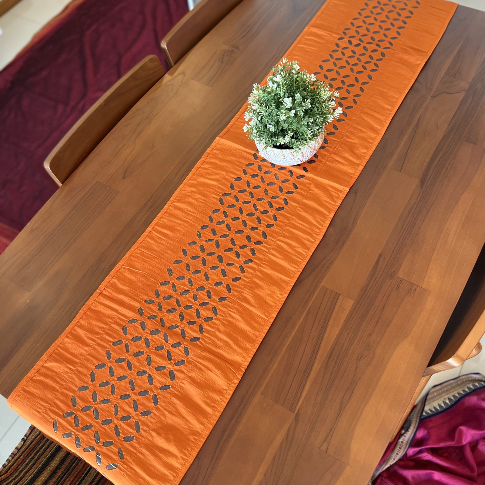Silk Appliqué Table Runner (C1)