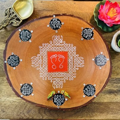 Hand Painted Teak Wood Bark Platter (Feet Design)