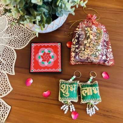 Chowki/Manai Gift Set (Red)