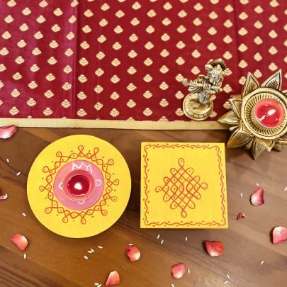Chowki/Manai & Tea light holder Gift Set (Kolam Mustard)