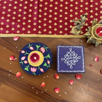 Chowki/Manai & Tea light holder Gift Set (Pichwai Navy Blue & Purple)