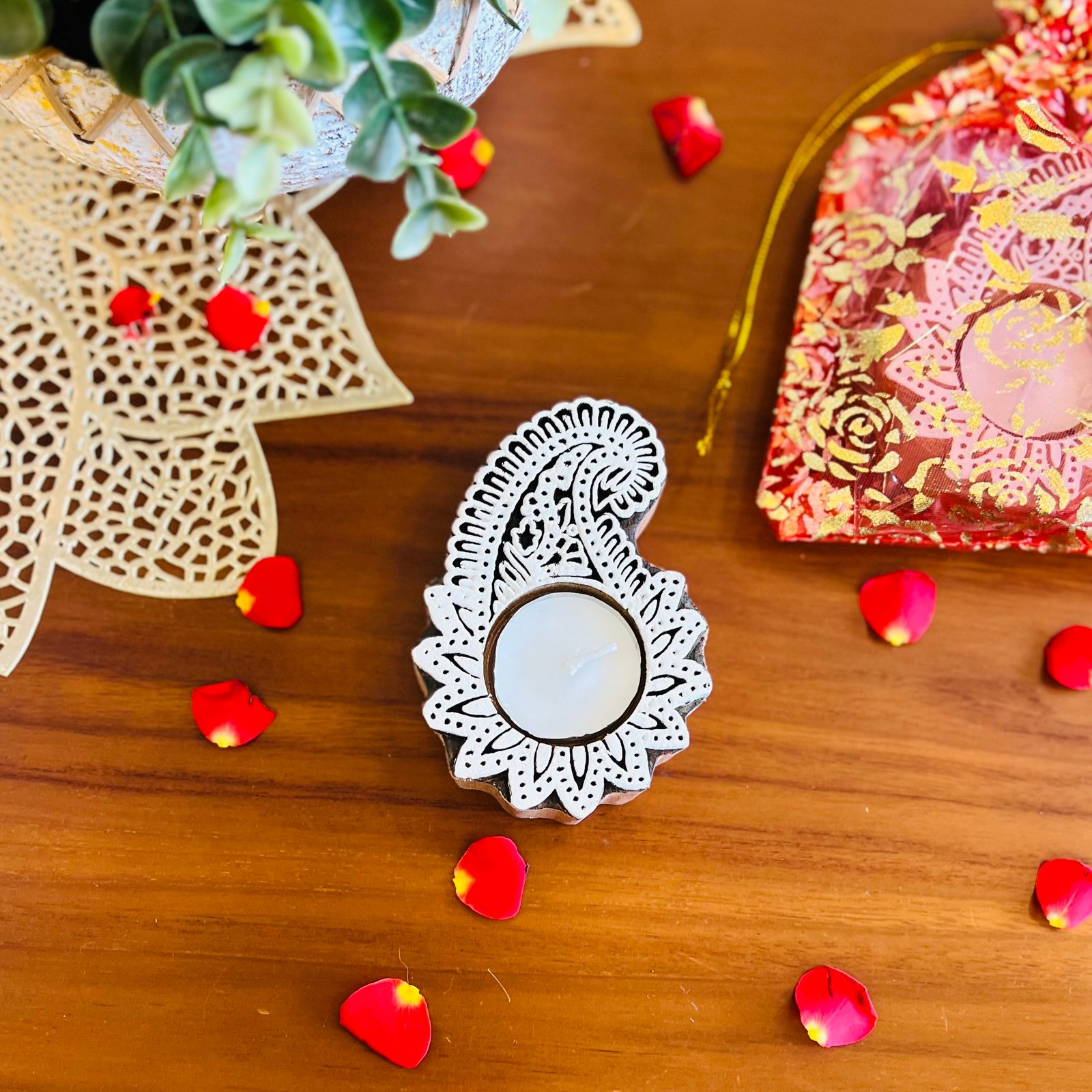 Wooden Block Tealight Holder (Paisley)