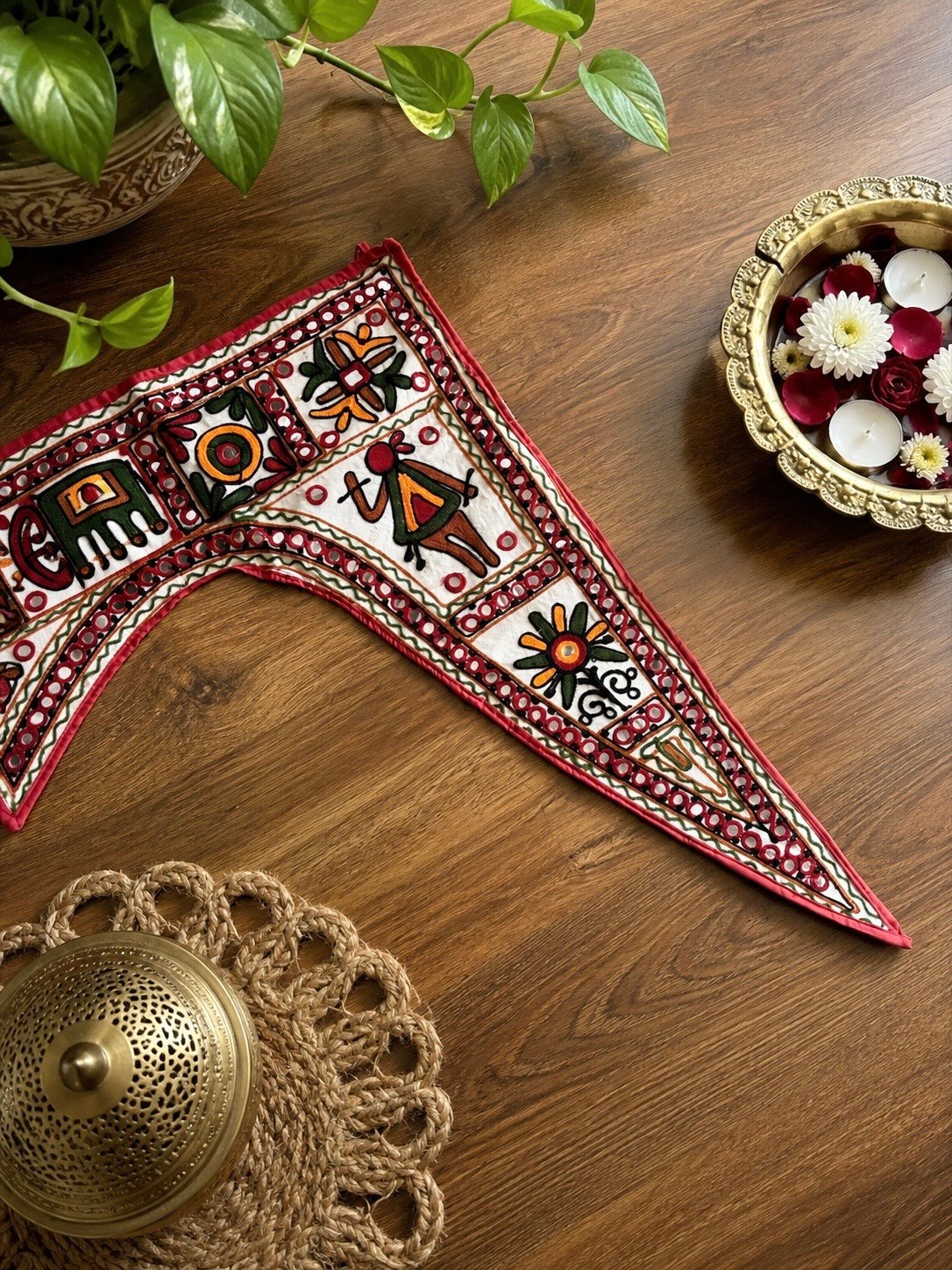 Embroidered Arch Toran (White) - Image 3