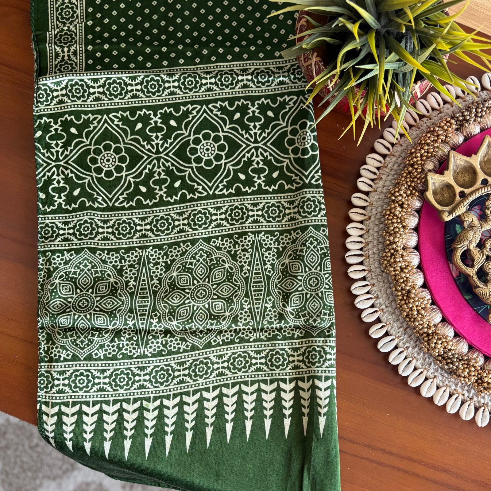 Mashru Silk Stole (Green Bandhini) - Image 4