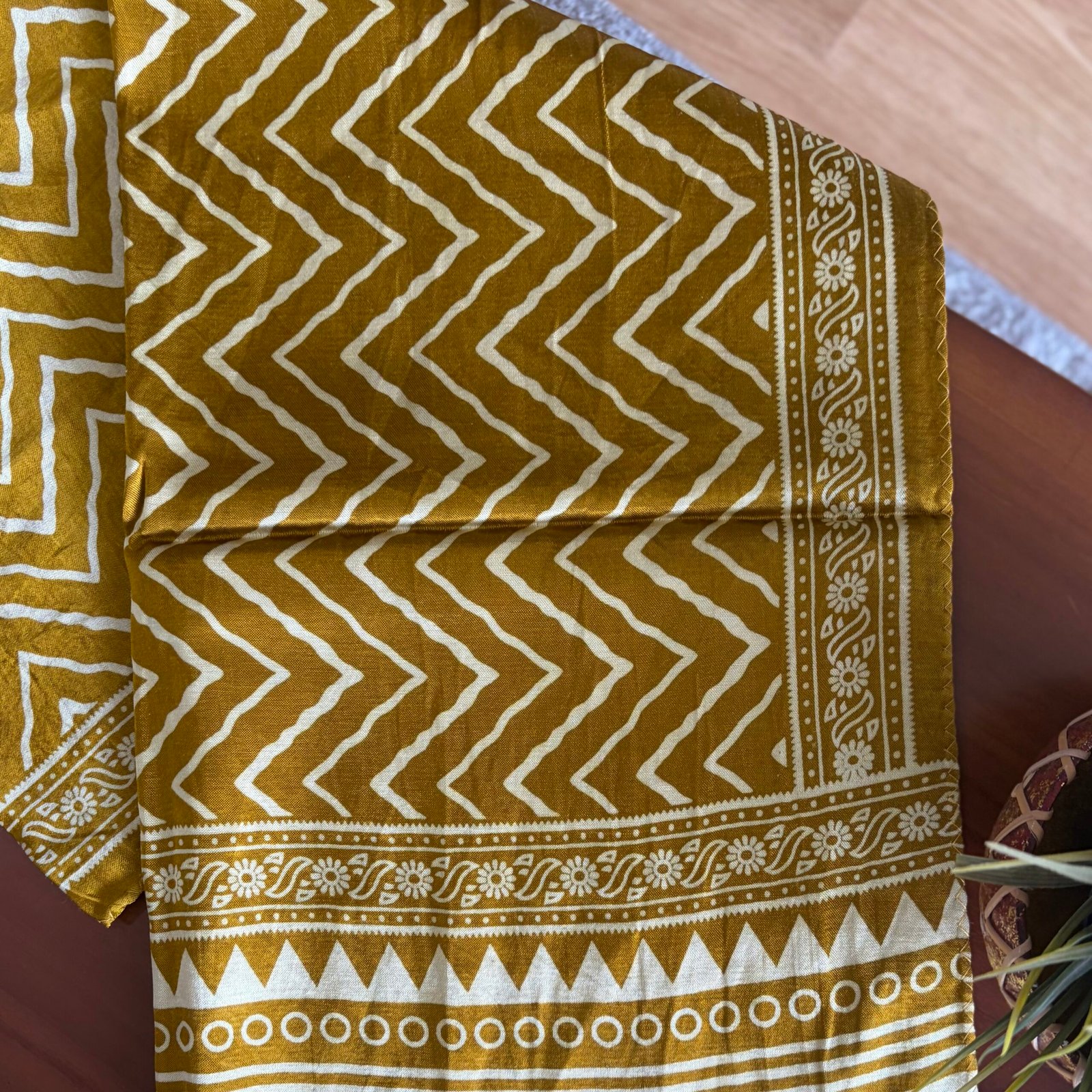 Mashru Silk Stole (Gold Zig Zag) - Image 4