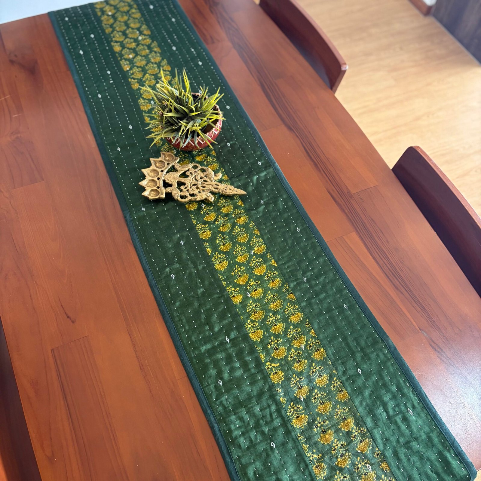 Mashru Silk Table Runner (Green)
