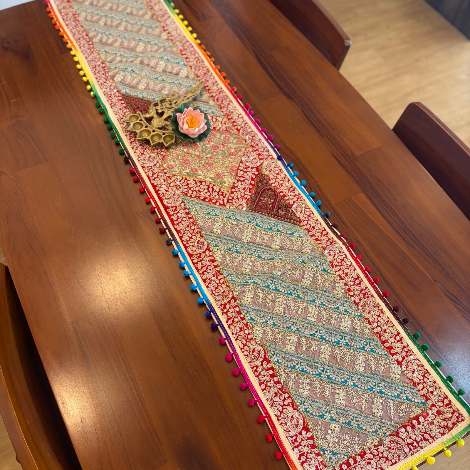 Festive Table Runner (D2)