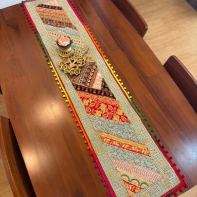Festive Table Runner (D3)