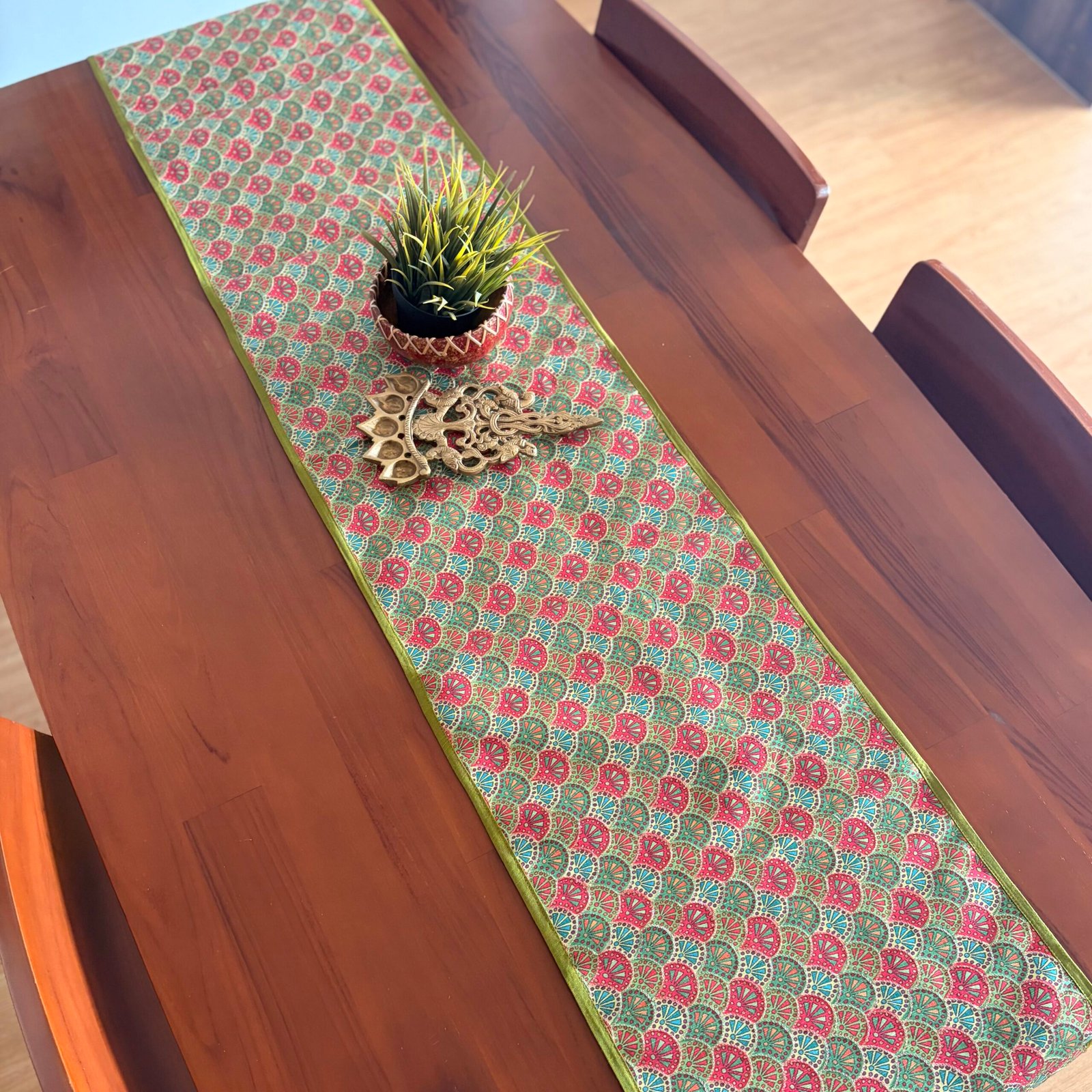 Silk Table Runner (Geometric Green)