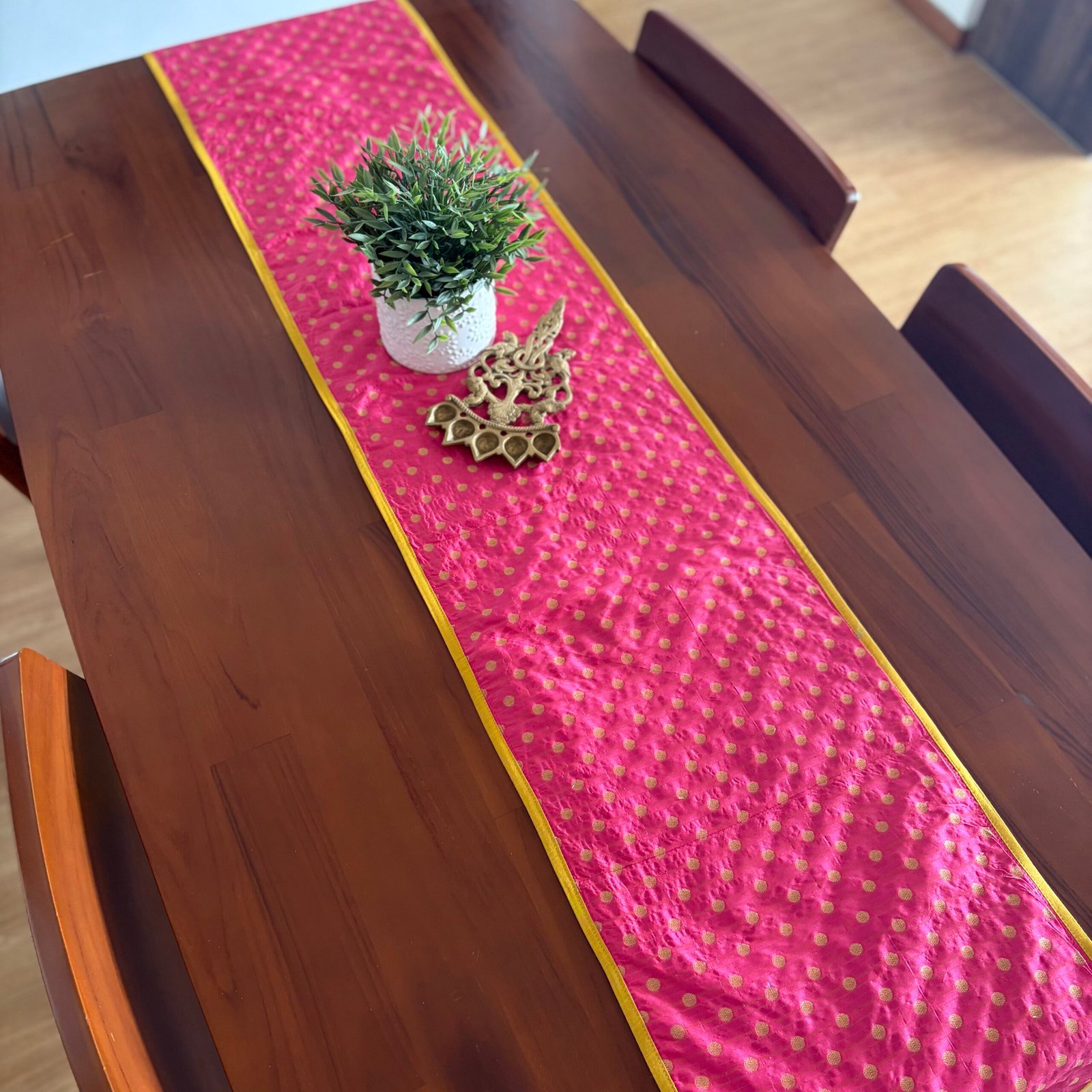 Silk Table Runner (Pink)