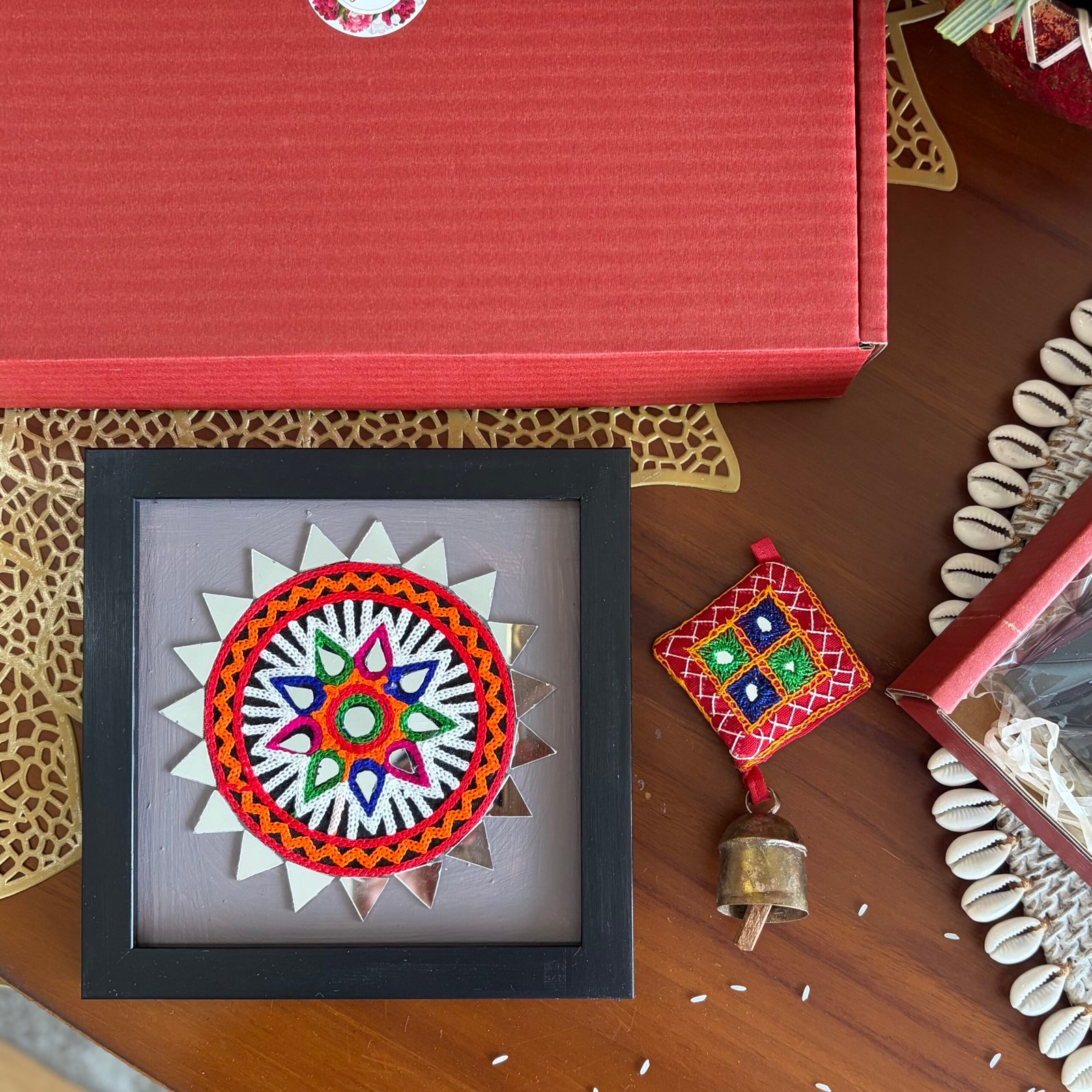 Decorative Frame & Bell Gift Set (Grey)
