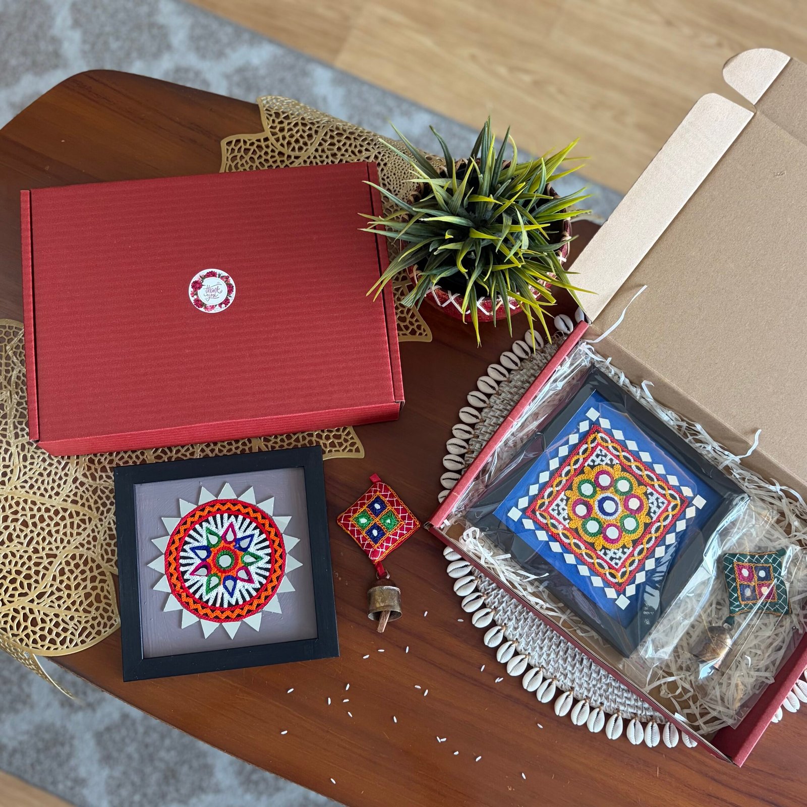 Decorative Frame & Bell Gift Set (Grey) - Image 3