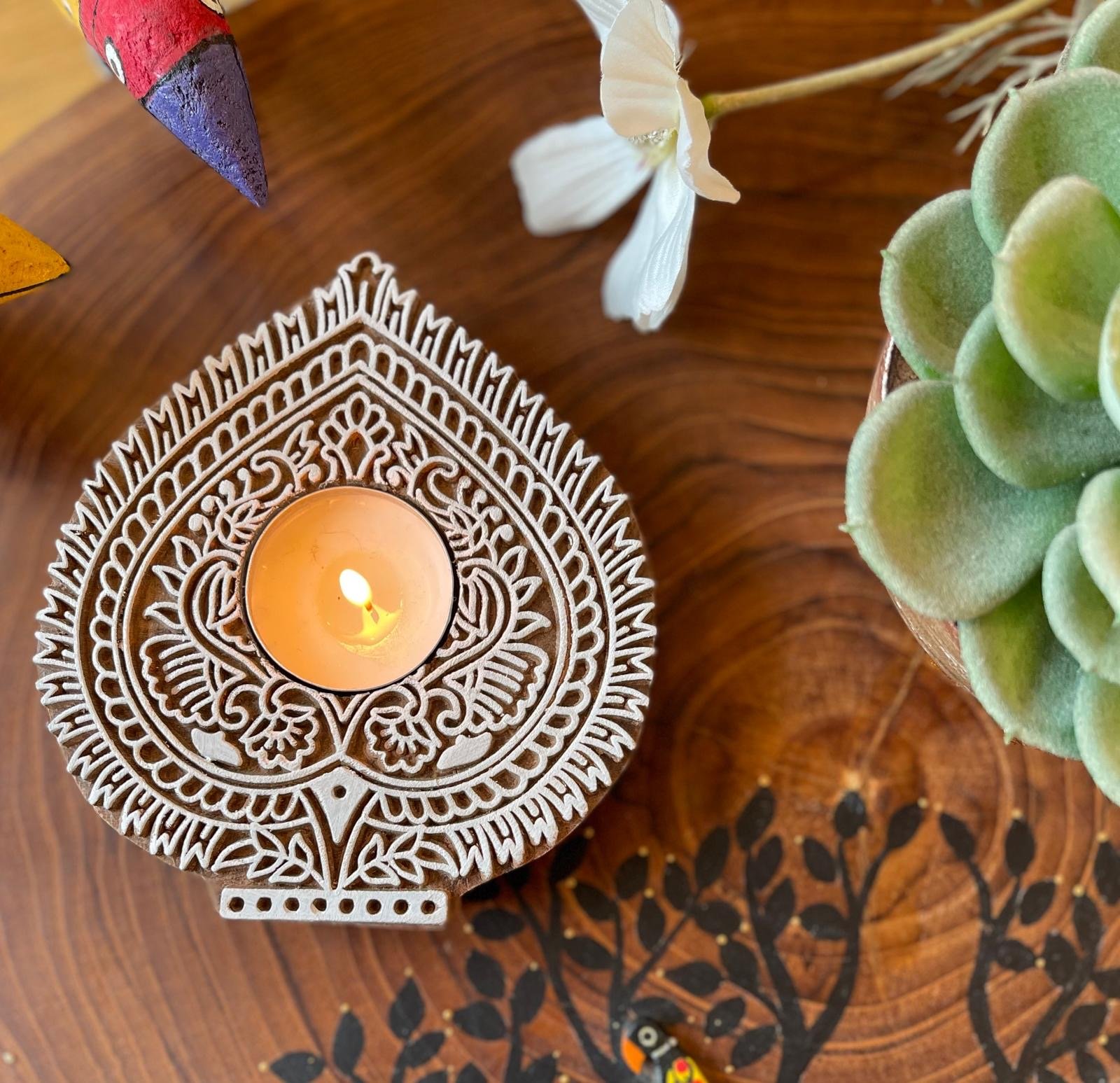 Wooden Block Tealight Holder (Leaf)