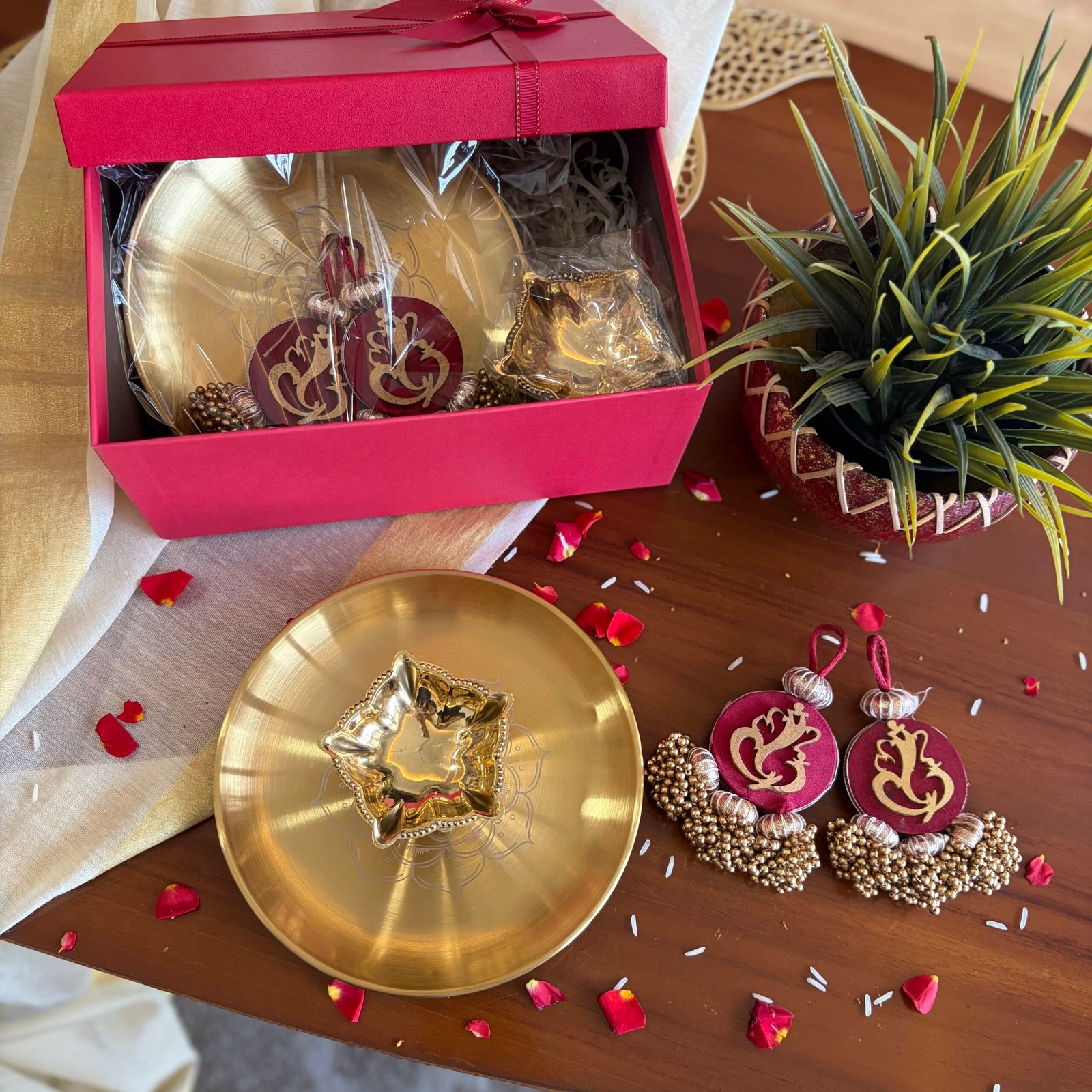 Festive Glow Gift Set (FR Maroon) - Image 3