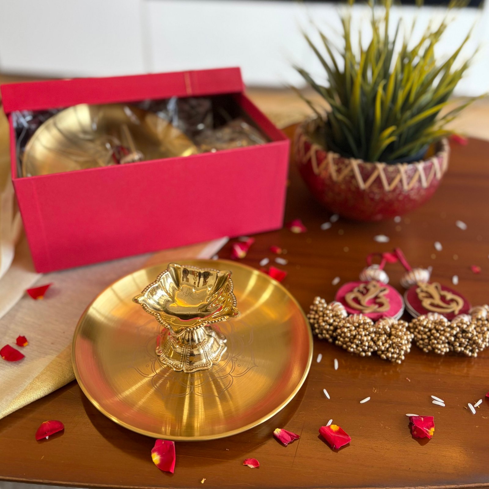 Festive Glow Gift Set (FR Maroon) - Image 2