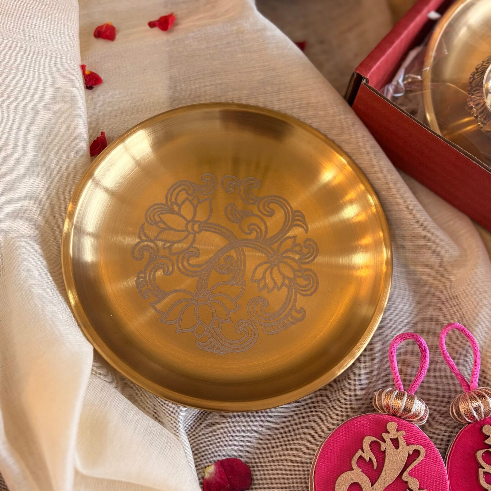 Golden Blessings Gift Set (Green Red) - Image 2